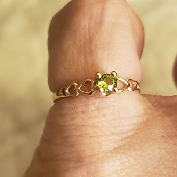 Jewelry - BUNDLE SALES!!! 14k gold medium green colored stone pinky or knuckle ring